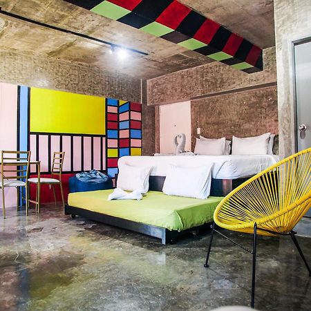 D522 Hostel At Kiener Hills - Near Cebu Airport マクタン エクステリア 写真