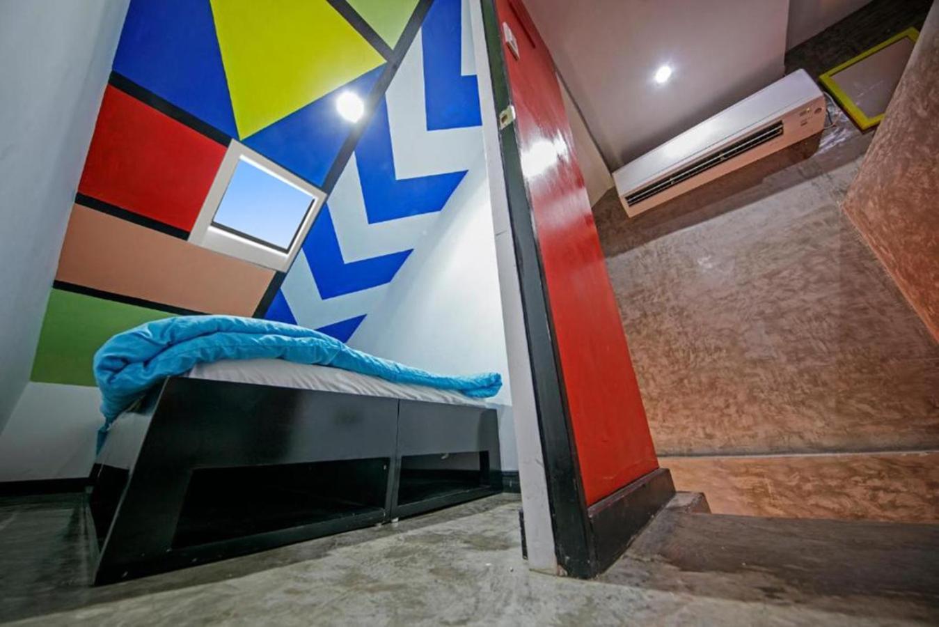 D522 Hostel At Kiener Hills - Near Cebu Airport マクタン エクステリア 写真