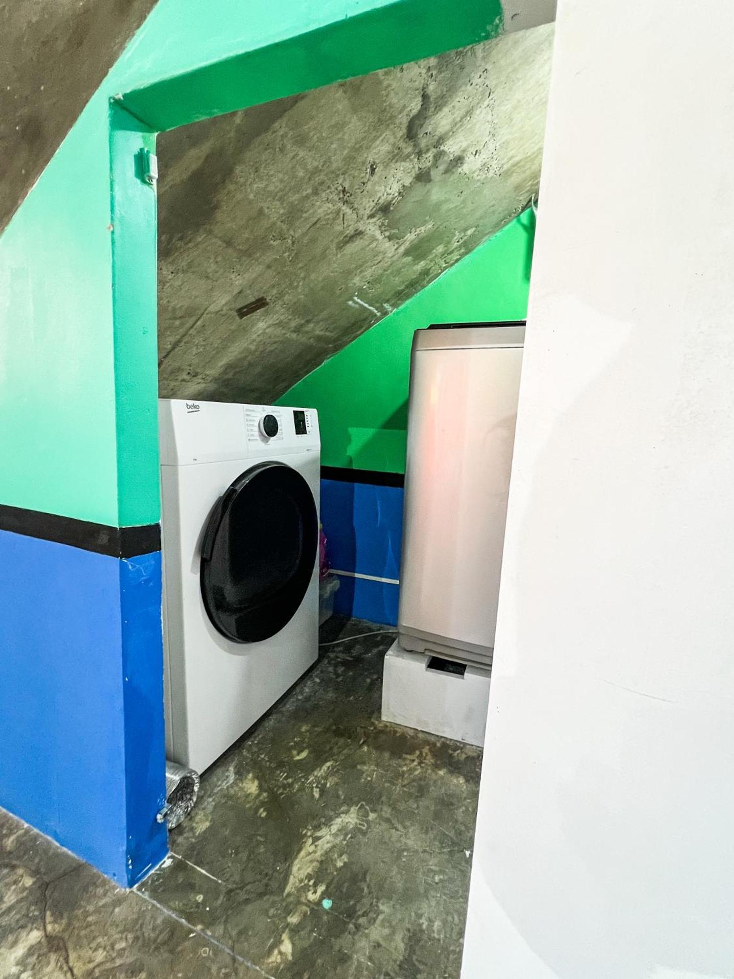 D522 Hostel At Kiener Hills - Near Cebu Airport マクタン エクステリア 写真