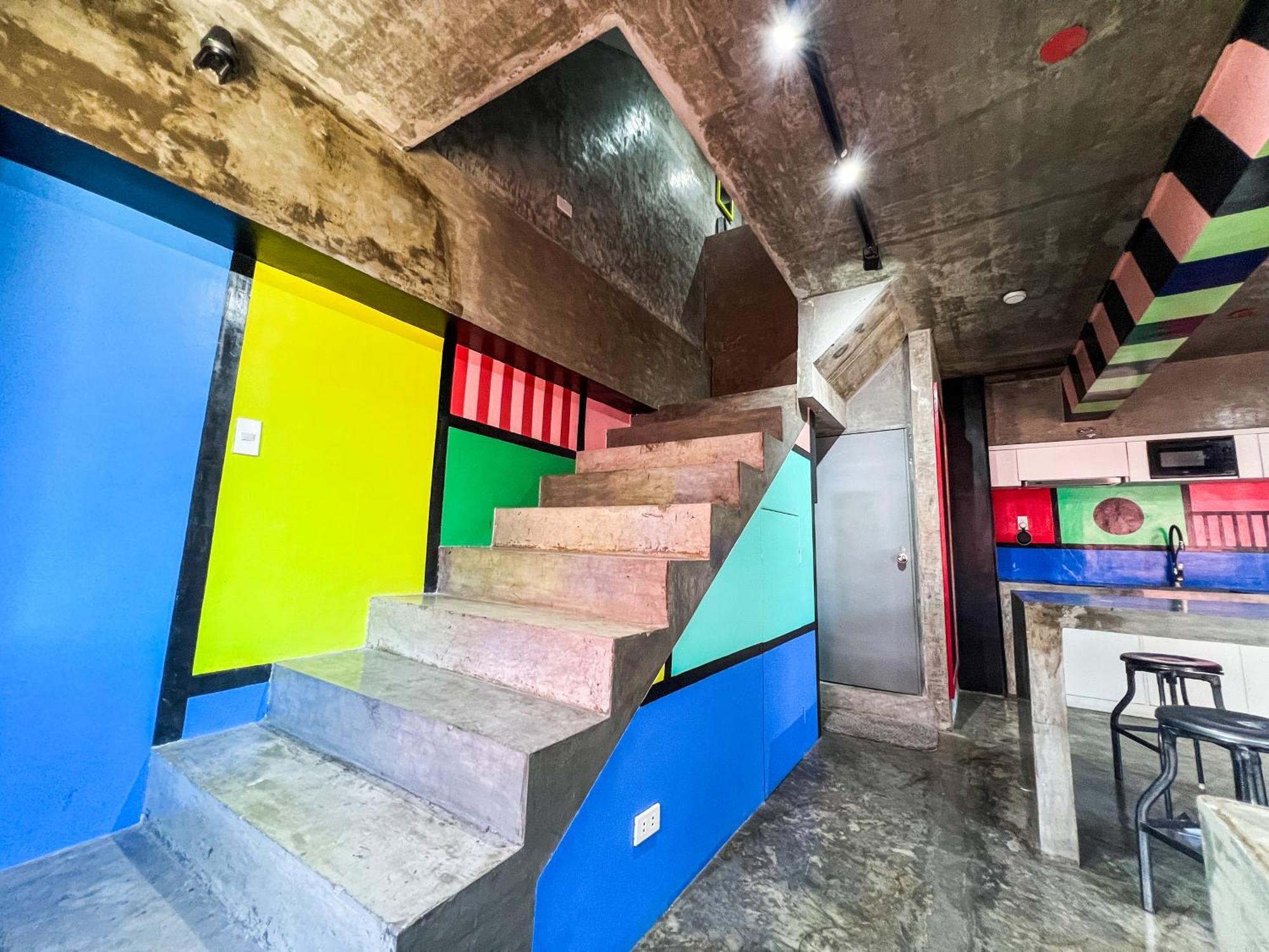 D522 Hostel At Kiener Hills - Near Cebu Airport マクタン エクステリア 写真