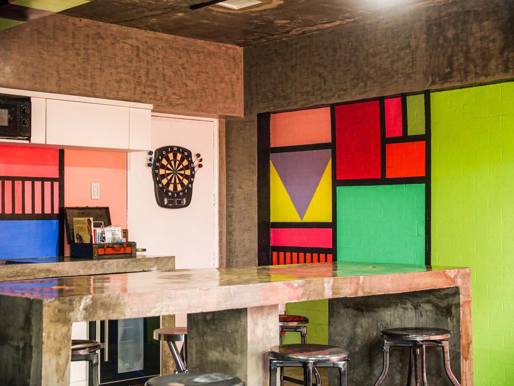 D522 Hostel At Kiener Hills - Near Cebu Airport マクタン エクステリア 写真